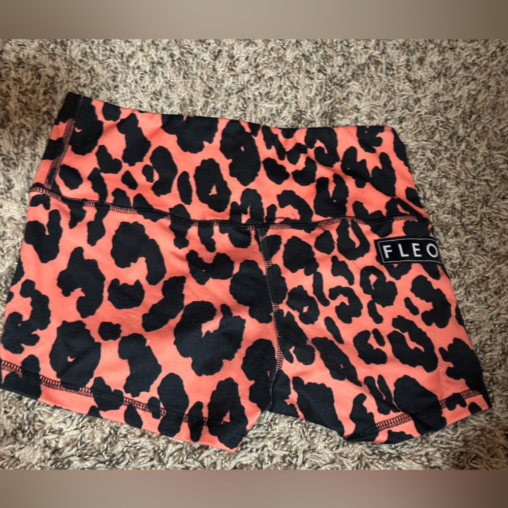 Fleo high rise original. SUPER cute orange cheetah size xs